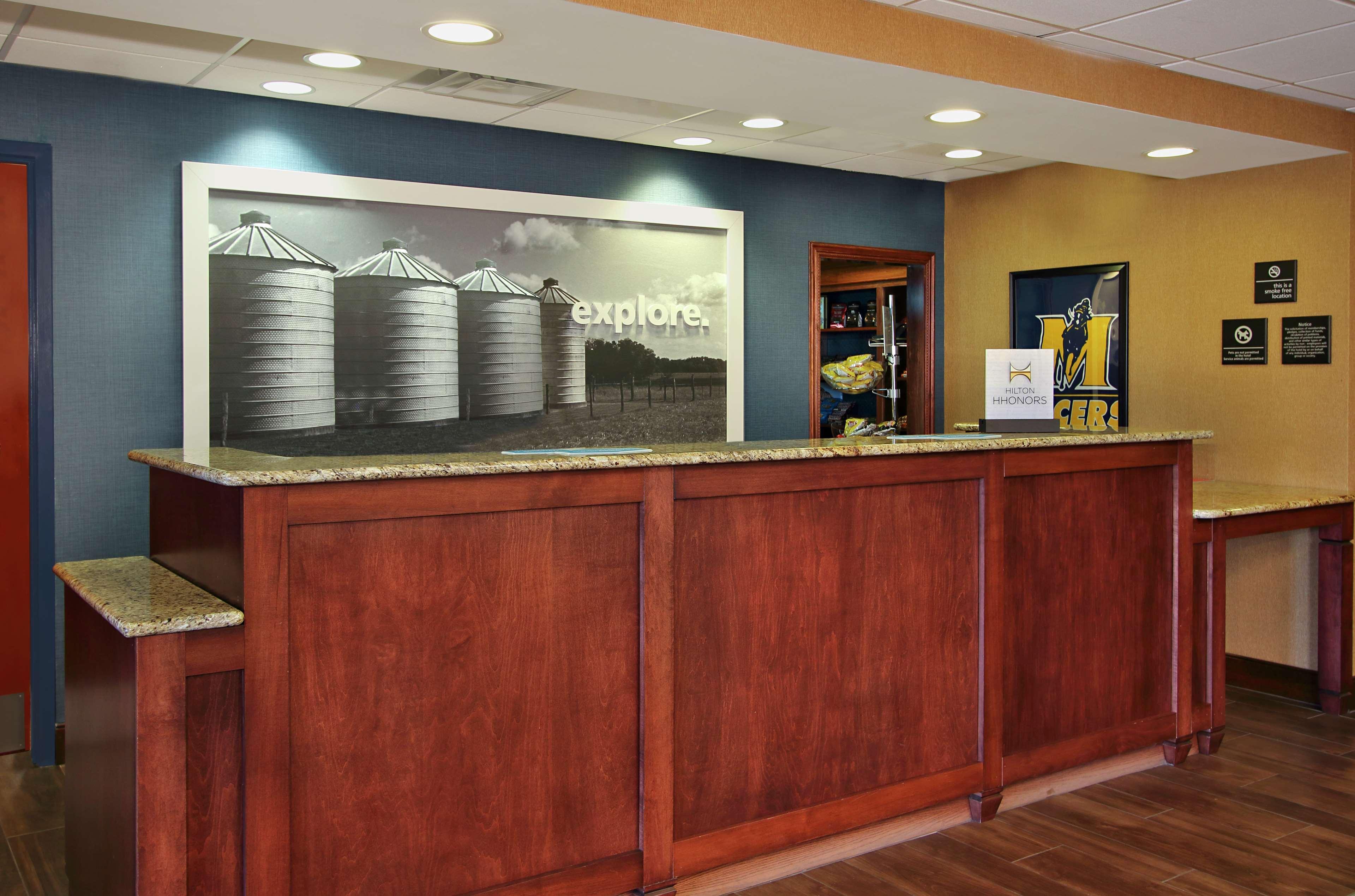 Hampton Inn & Suites Murray Bagian luar foto